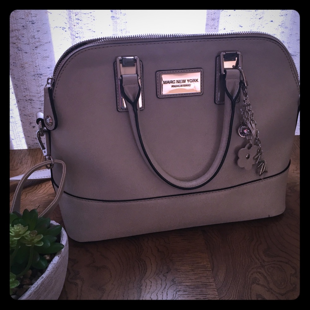 Hand bag